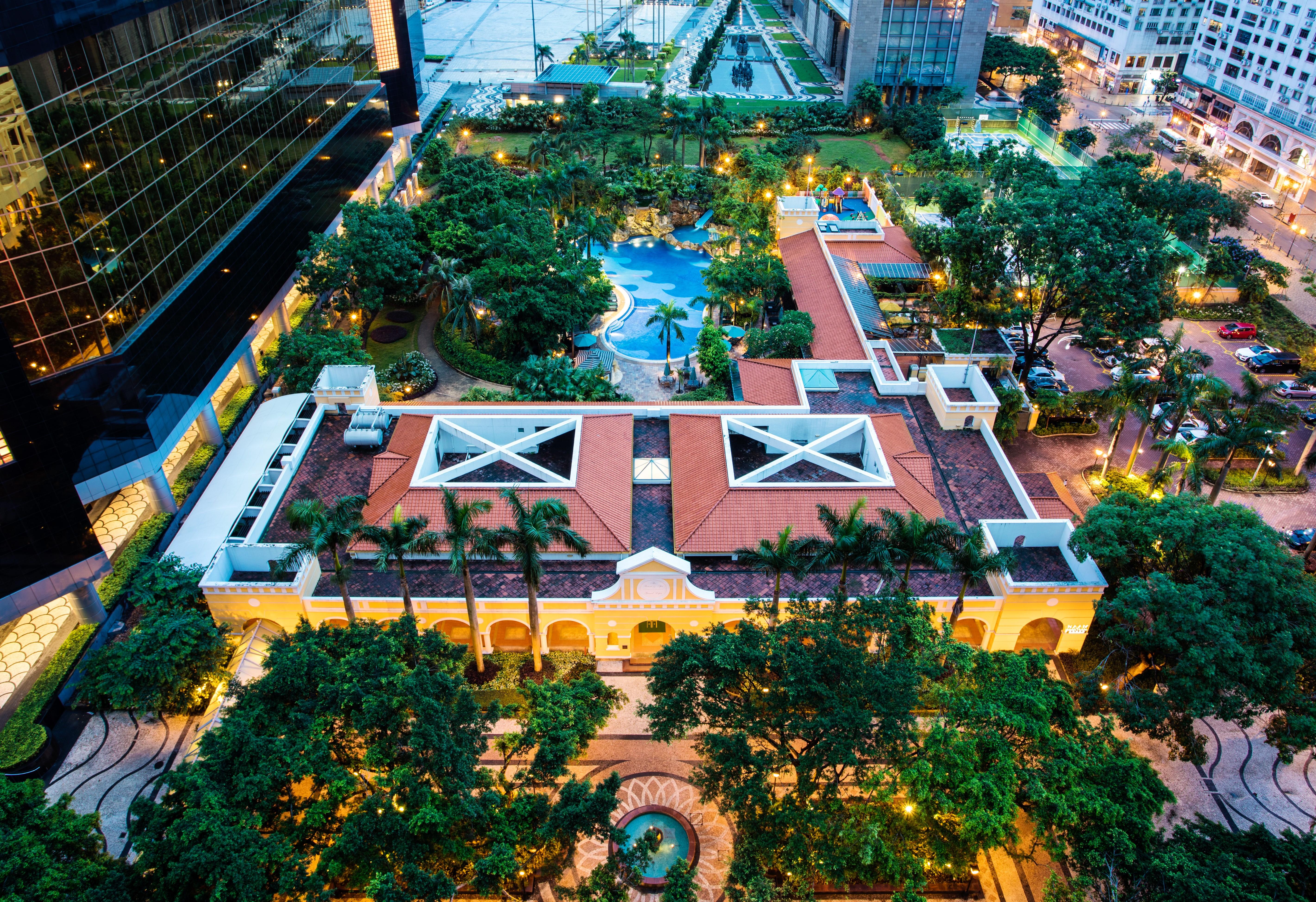 Hotel Artyzen Grand Lapa Macao Exteriér fotografie The park at night