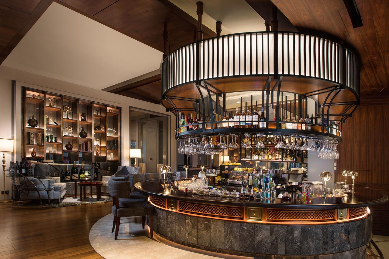 Hotel Artyzen Grand Lapa Macao Exteriér fotografie The bar at the hotel